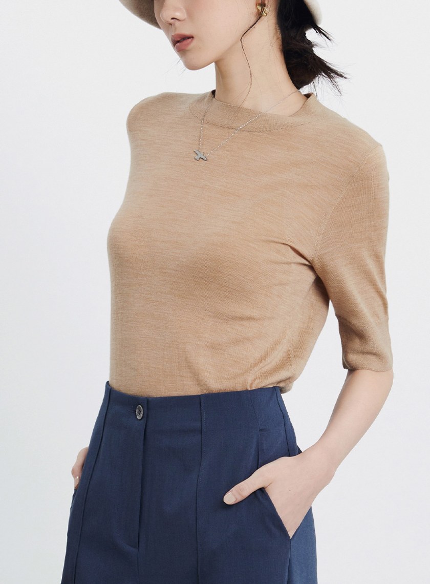 極細羊毛半高領短袖上衣